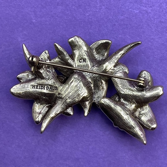 Heidi Daus White Lily Spray Brooch Hope Purity Peace - Picture 3 of 3